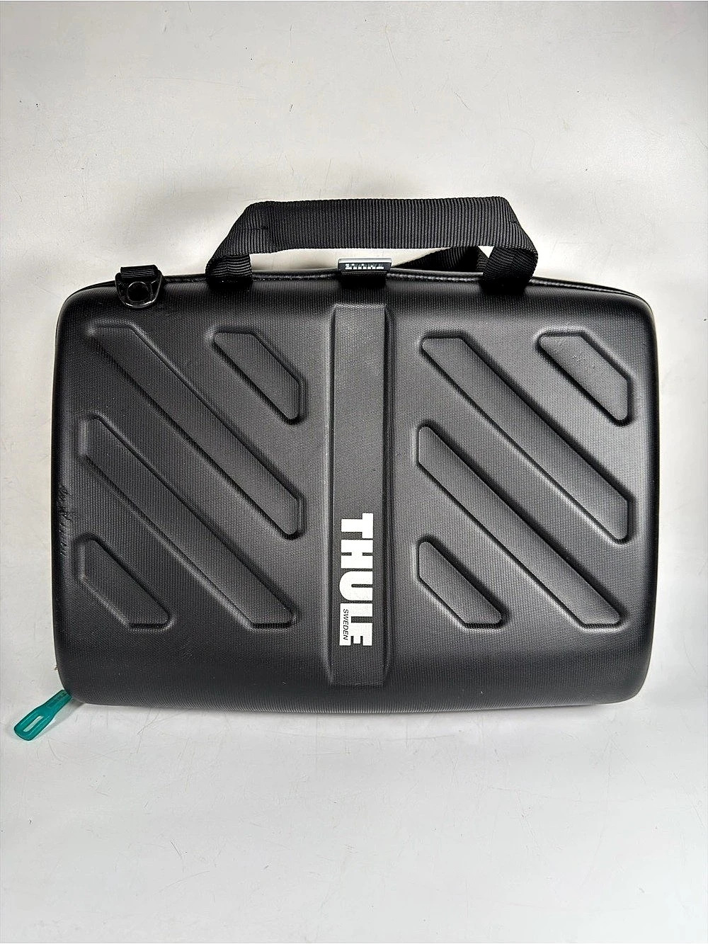 Thule Laptop Case Gauntlet Hard Shell 13” – Rugged Sleeve-No Shoulder Strap
